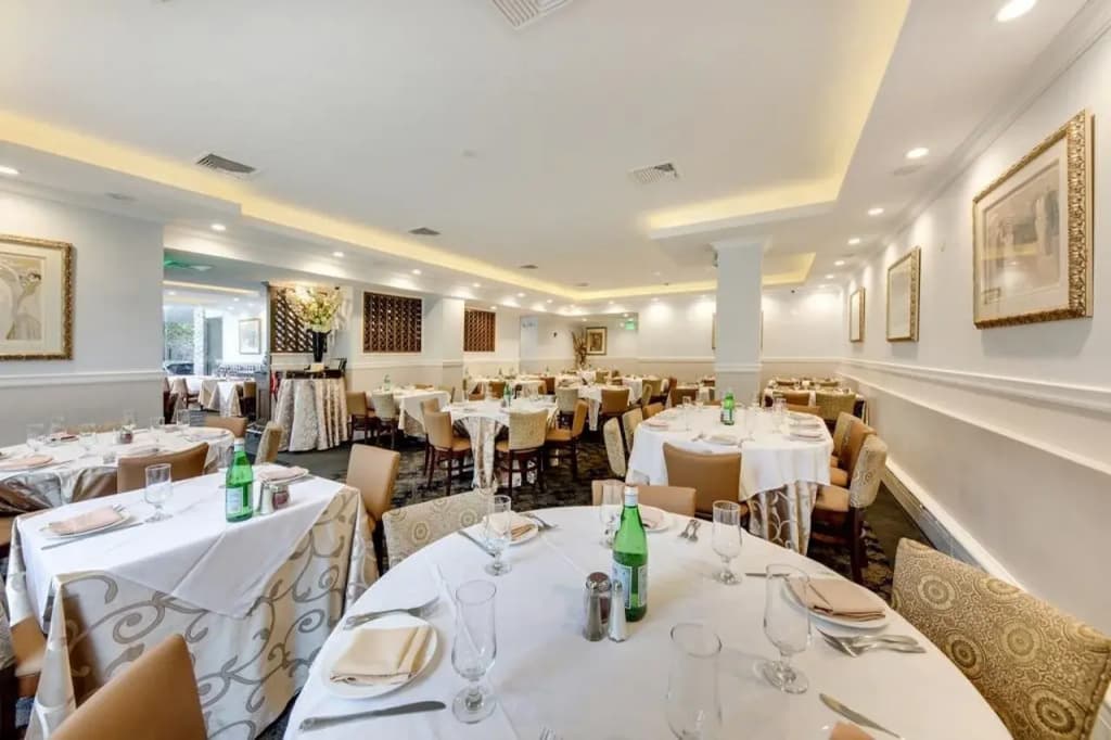 The Andrew Hotel - photo 23