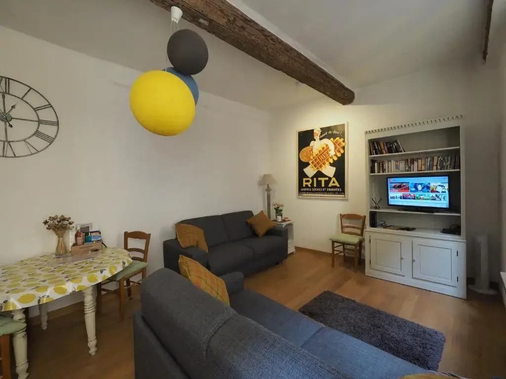 2 Bedroom Apartment Old Town Centre - photo 11