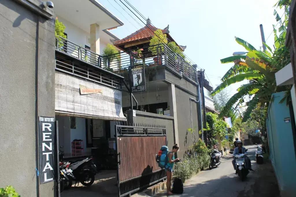 Suwardika Homestay and Dormitory - Hostel - photo 1