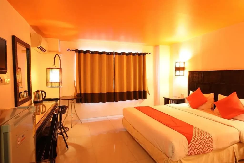 OYO 126 Patong Station House Hotel - photo 5