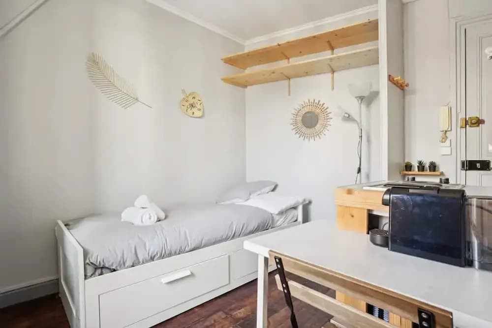 Charming Studio- Balcony in Montmartre- Mobility - photo 2