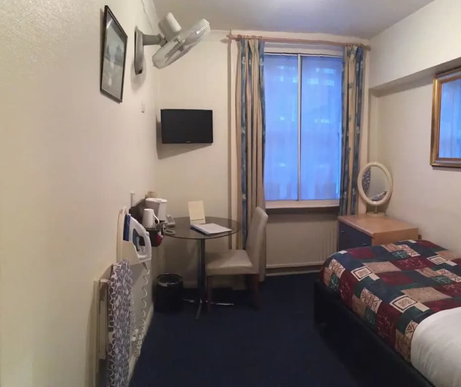 Hadleigh Hotel - photo 2
