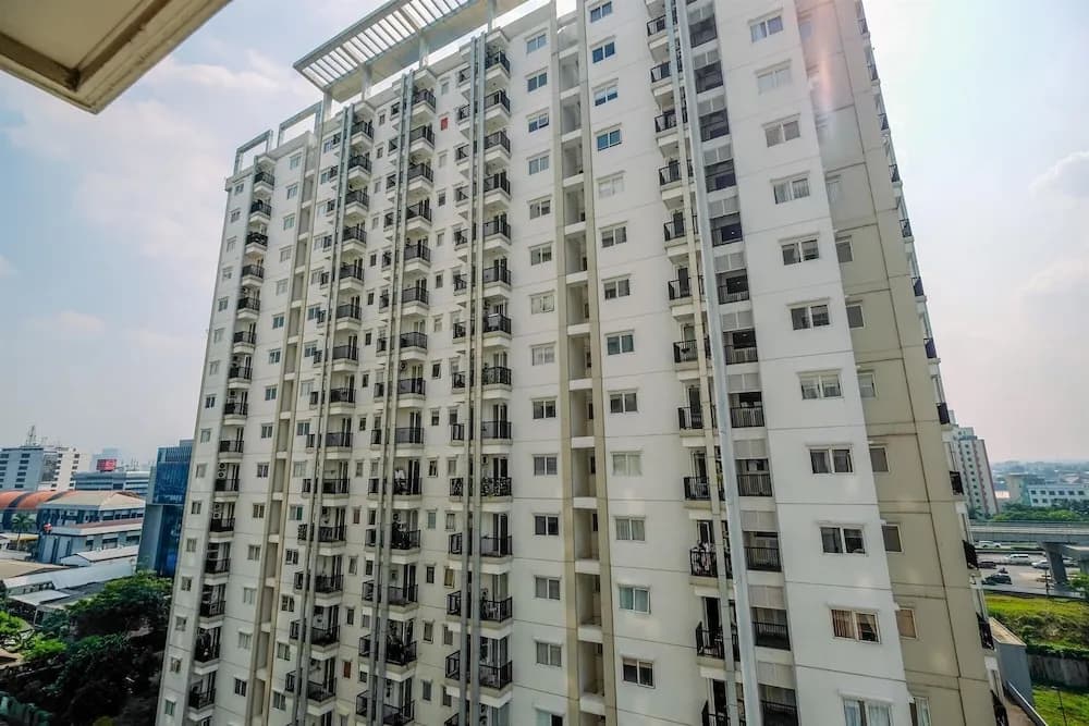 Comfort And Cozy 2Br At Signature Park Grande Apartment - photo 1