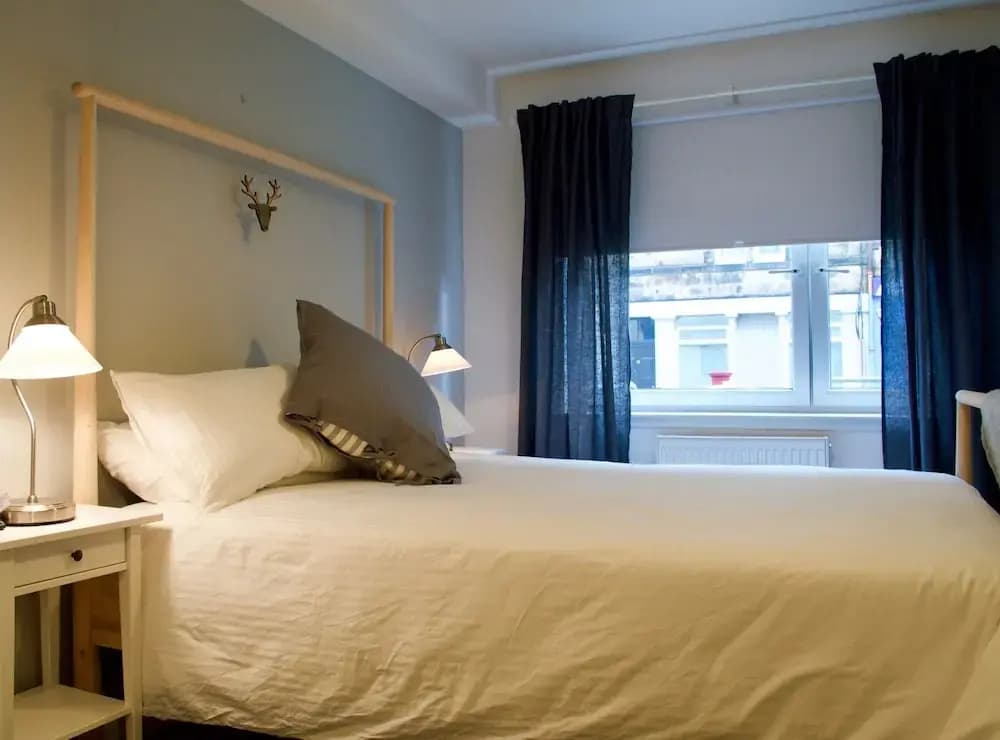 Modern 1 Bedroom Flat - photo 2