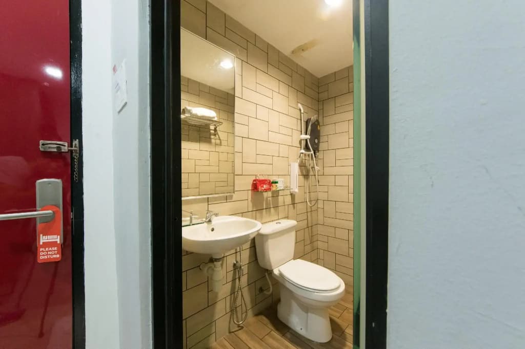 OYO Rooms OUG Plaza - photo 8