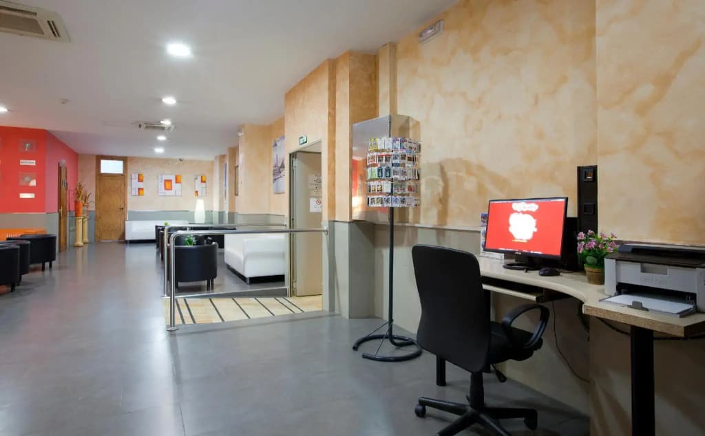 Hostal Barcelona - photo 13