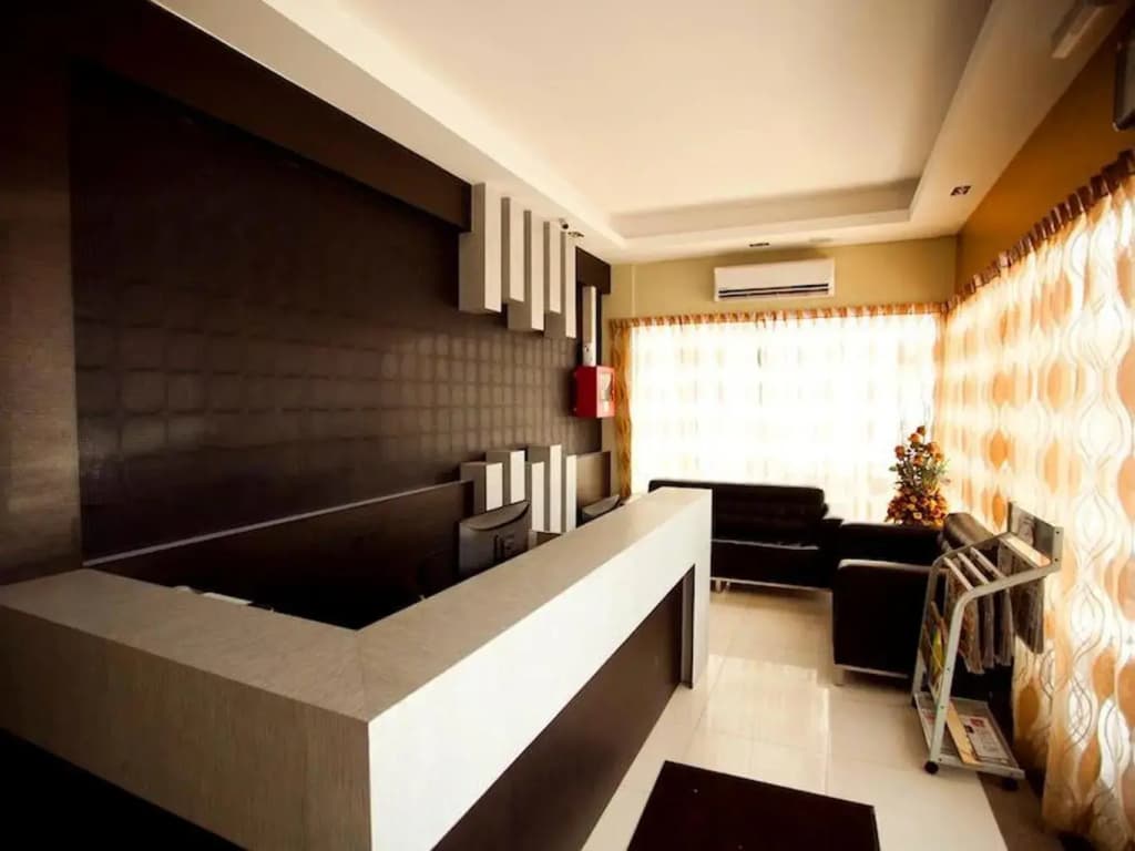 360 Inn - photo 11
