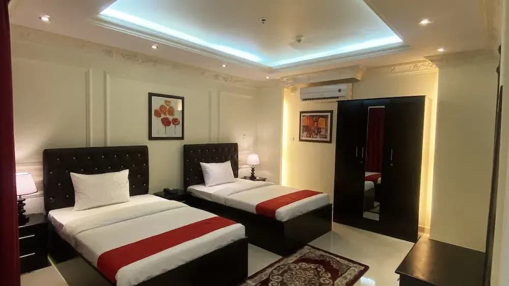 Majestic Hotel - photo 18