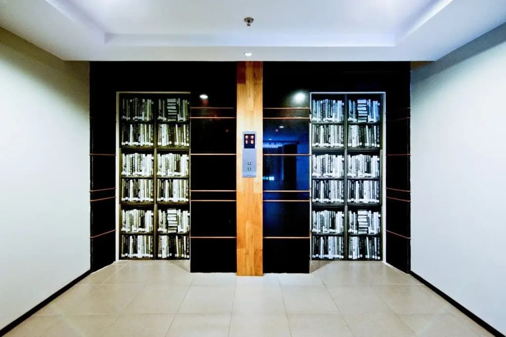 Page 10 Hotel - photo 16