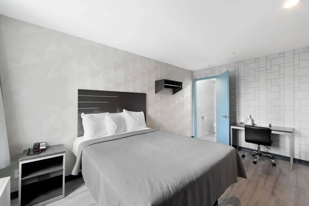 Hotel 365 Bronx - photo 2