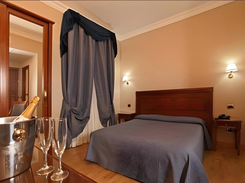 Hotel Montecarlo - photo 29