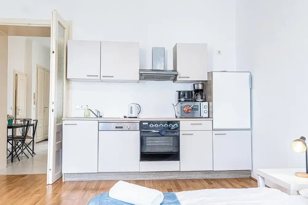 Comfy 2BR Flat Belvedere Vicinity - photo 19