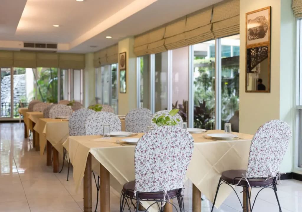 Eastern Grand Palace Hotel - photo 15