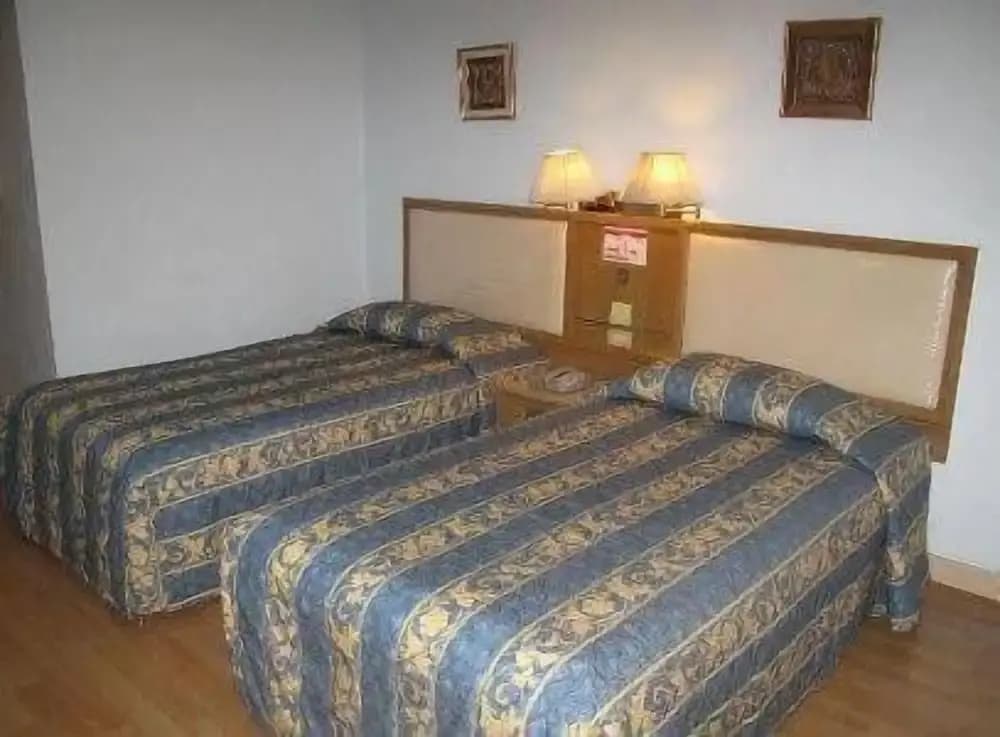 Far East Inn - photo 3