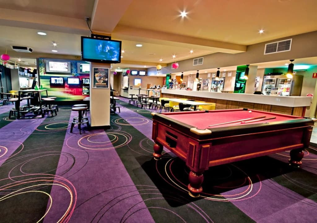 Nightcap at Glengala Hotel - photo 20