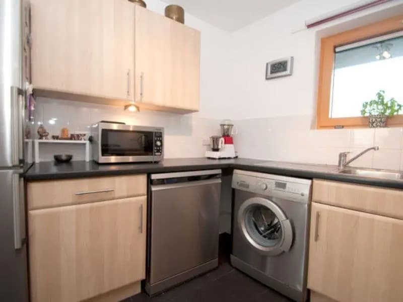Veeve  Top Of The World White Lion Street 2 Bed Penthouse Islington - photo 4