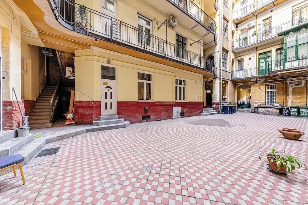 Casa Bella Apartments - photo 1
