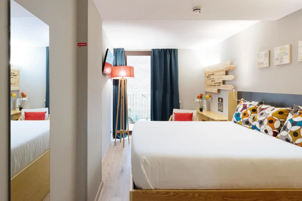 Yeah Barcelona Hostel - photo 14