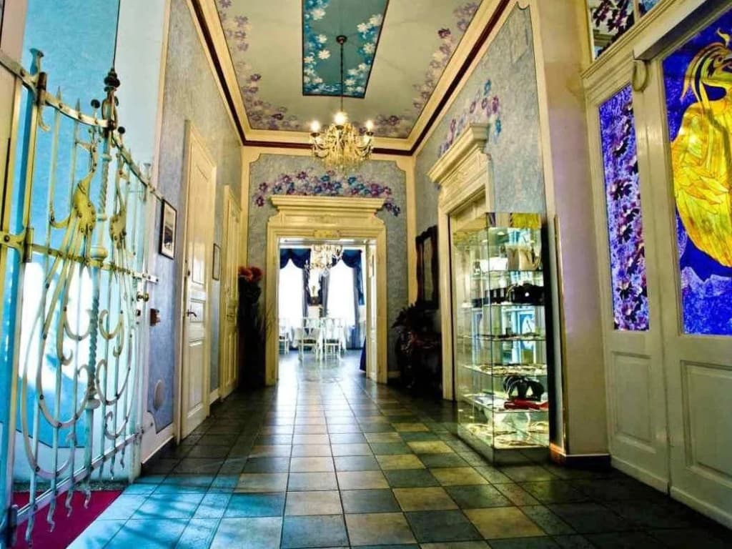 William Sivek Hotels - photo 2