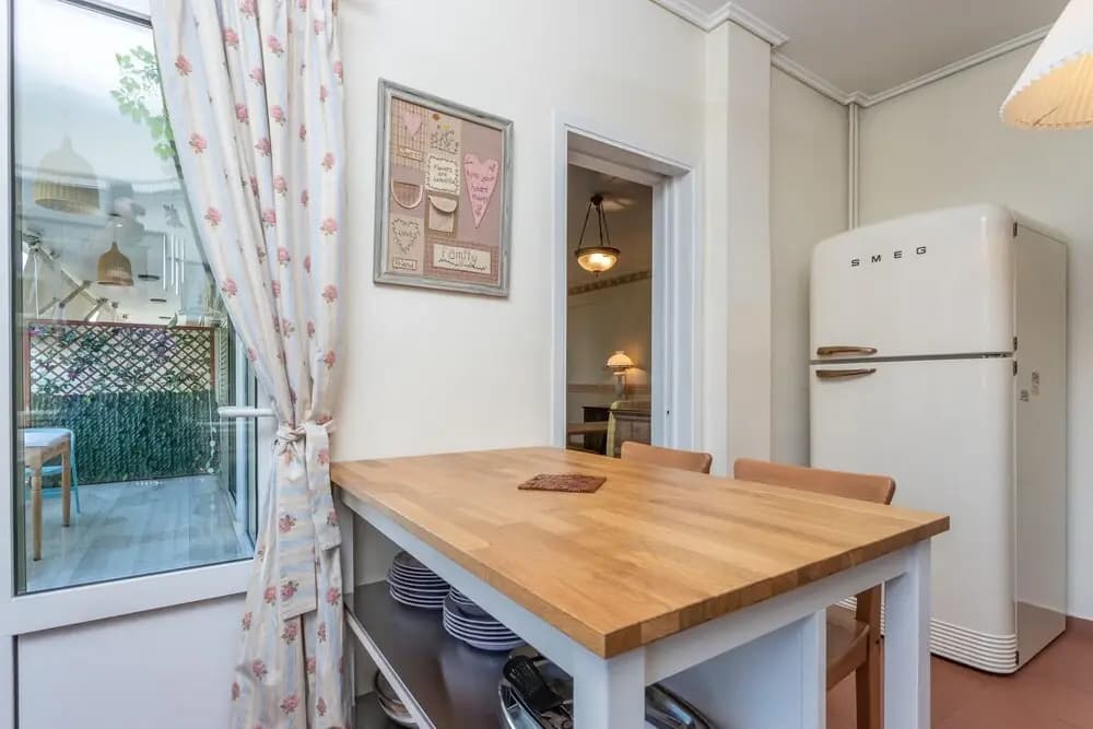 Beautiful 3rd floor flat - photo 6