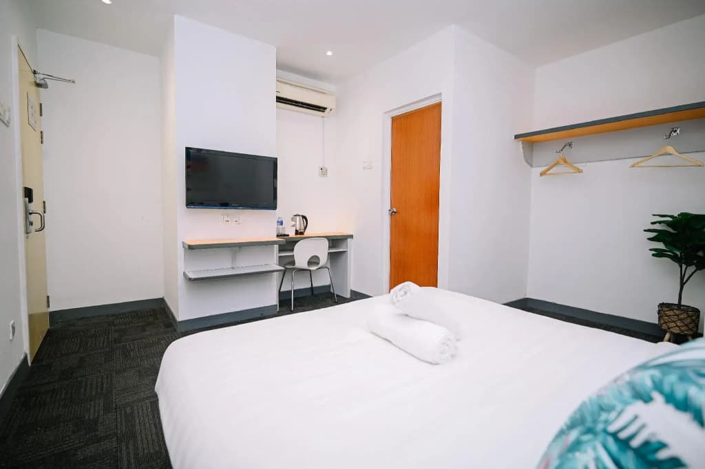 Swing and Pillows — KL Sg Besi Hotel - photo 27
