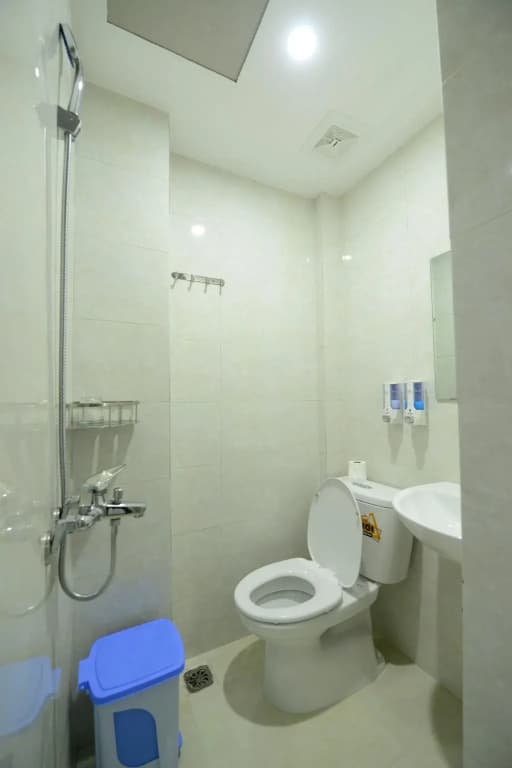 Pillow Backpacker Hostel - photo 8