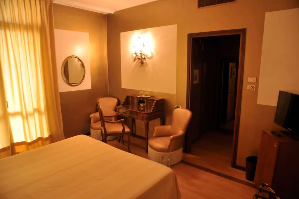 Admiral Hotel - photo 16