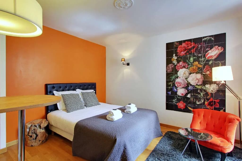 Short Stay Group Museum View Serviced Apartments - photo 12
