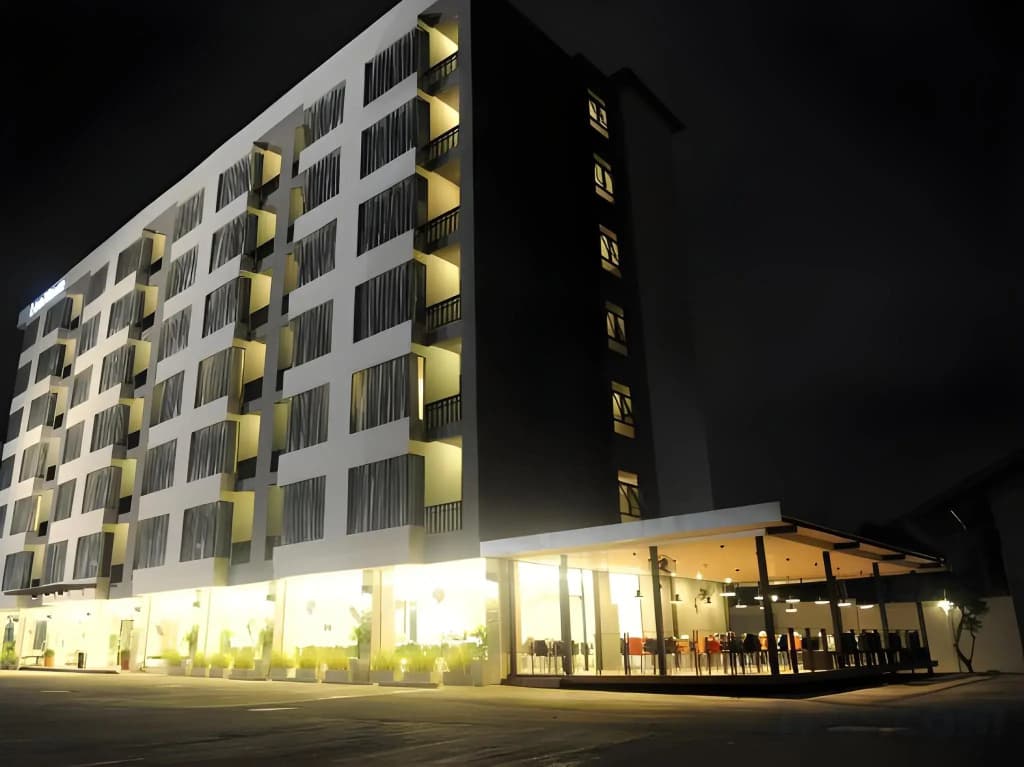 Leenova Hotel - photo 1