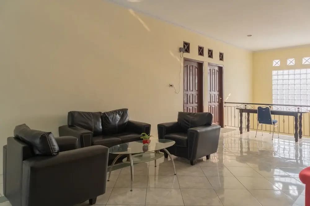 Exclusive 48 Syariah by OYO Rooms - photo 2