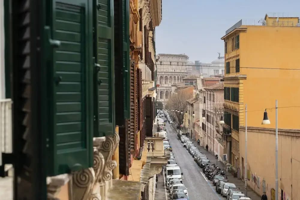 Colosseo Road by Hili - photo 1