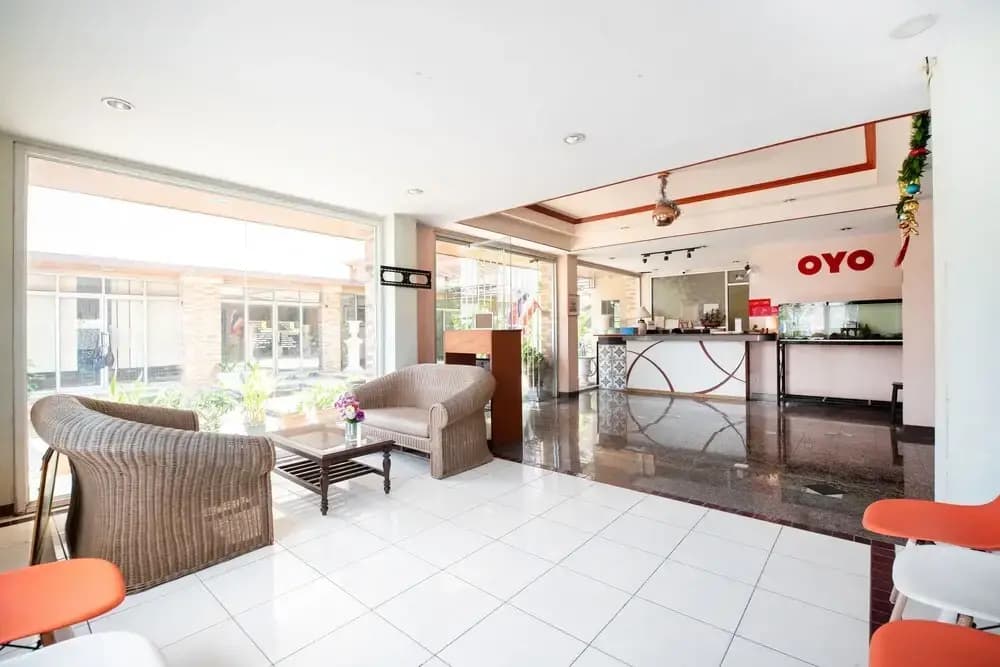OYO 519 B Min Airport (Vaccinated Staff) - photo 2