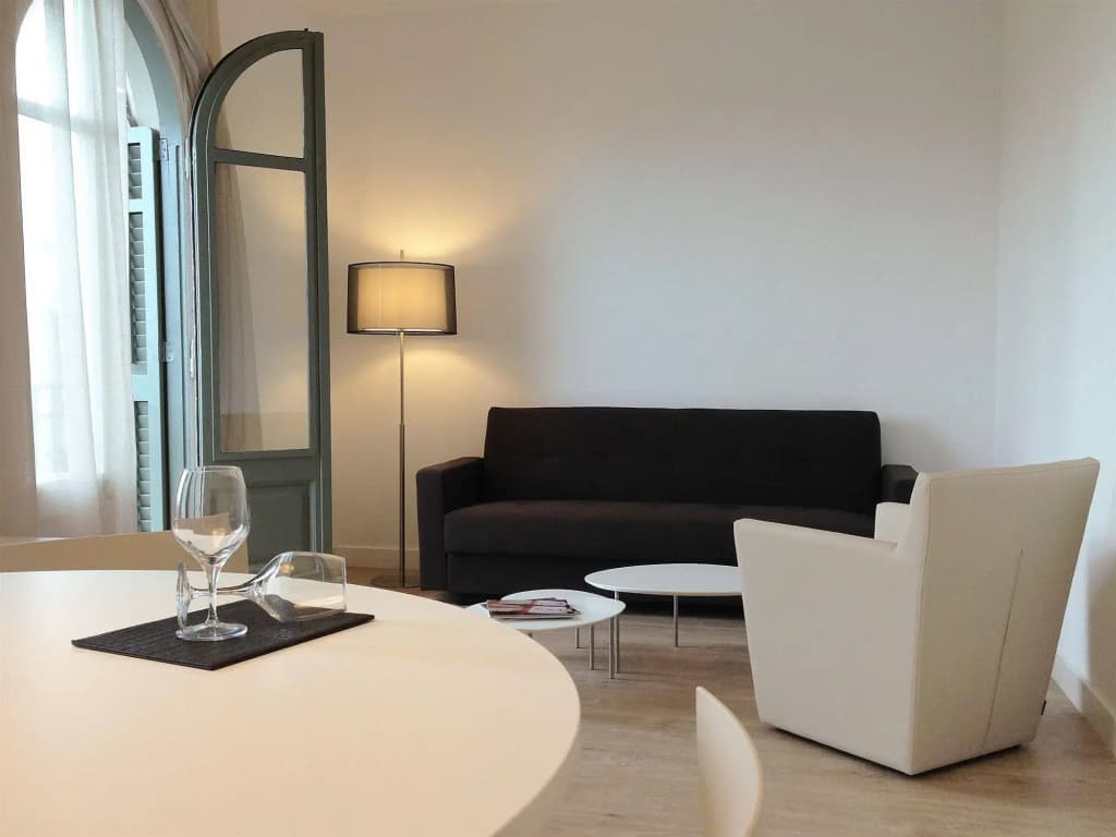 Barcelona Apartment Viladomat - photo 3