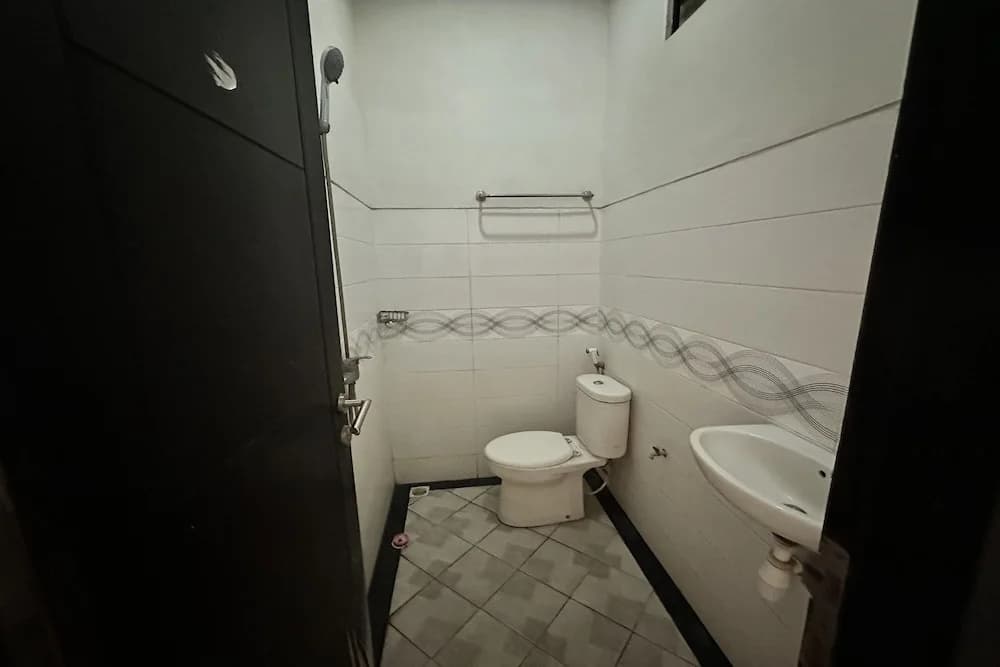 Hotel Warta Sari - photo 8