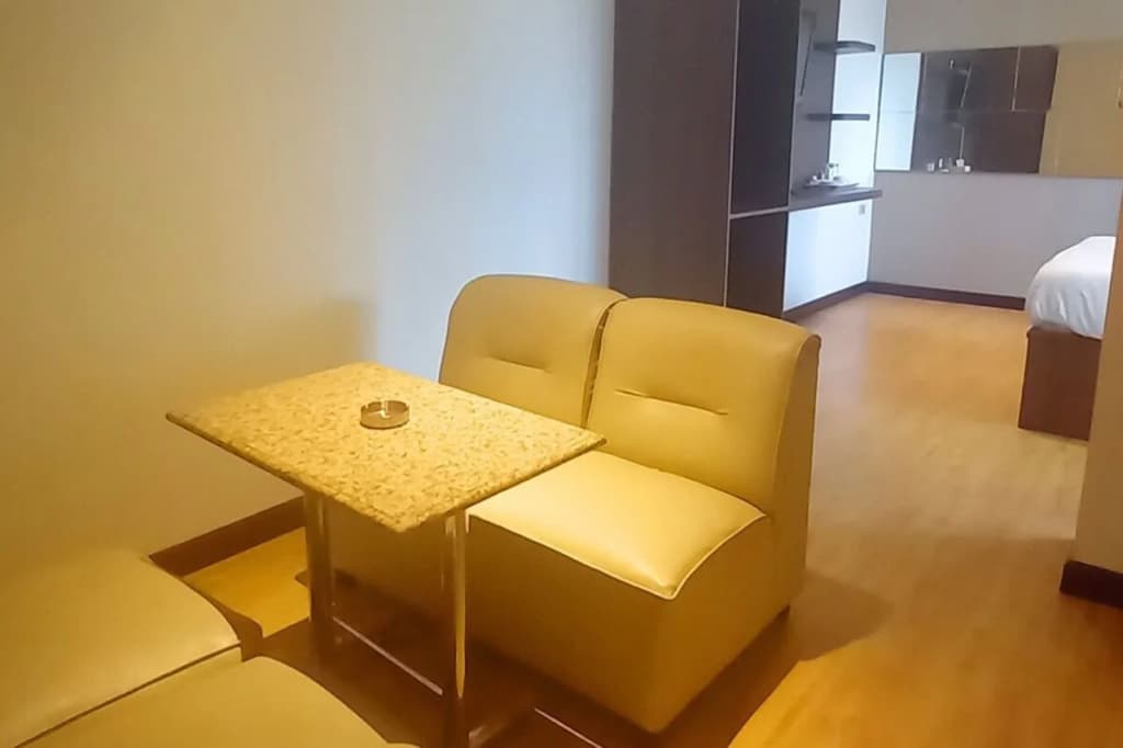 Hotel Aruni Ancol - photo 6