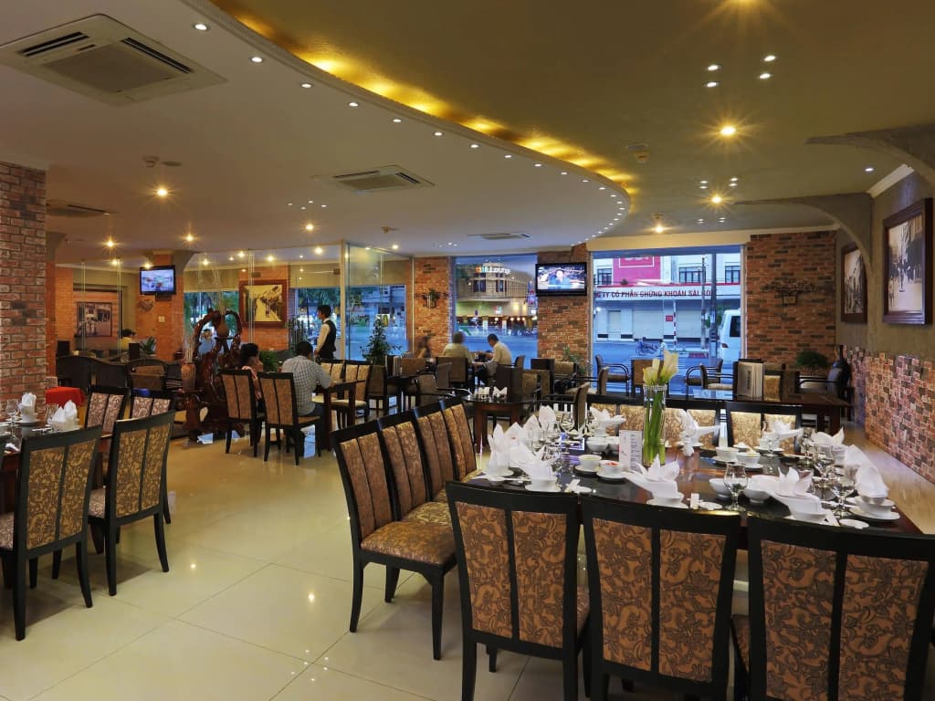 Royal Saigon - photo 16