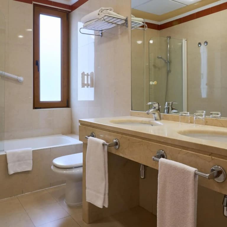 Hotel II Castillas Madrid - photo 39