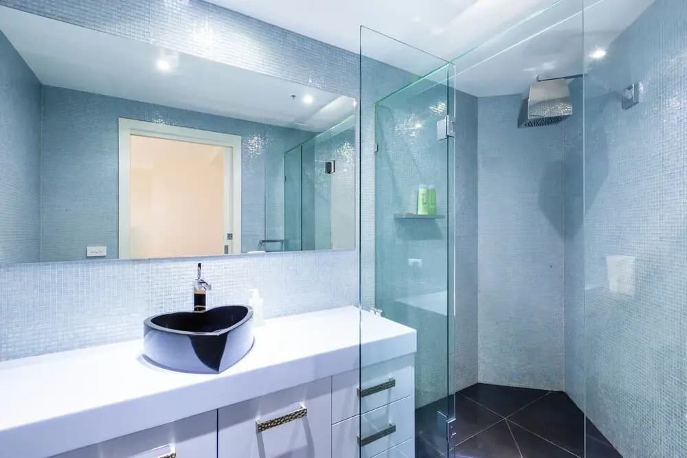 MADDISON, 3BDR Port Melbourne Apartment - photo 9
