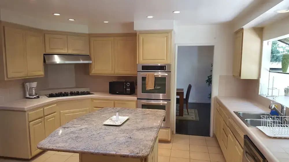 4 Bedroom Celebrity House with Pool & City View - photo 23