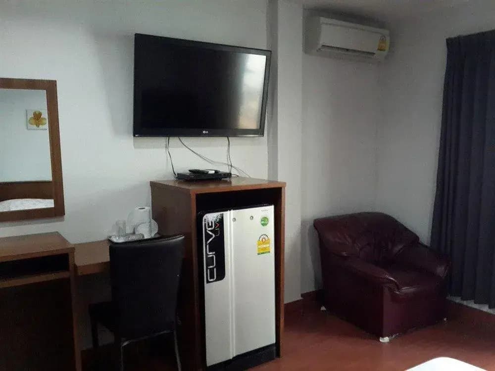 White Orchid Inn - photo 17