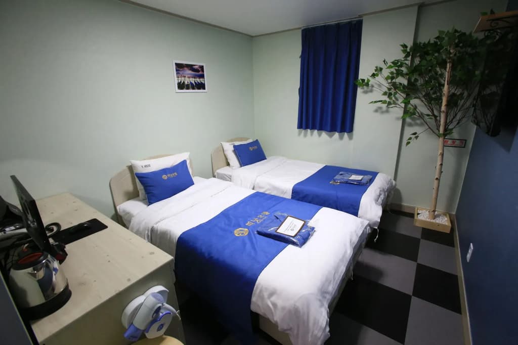 Peanut Hotel - photo 4