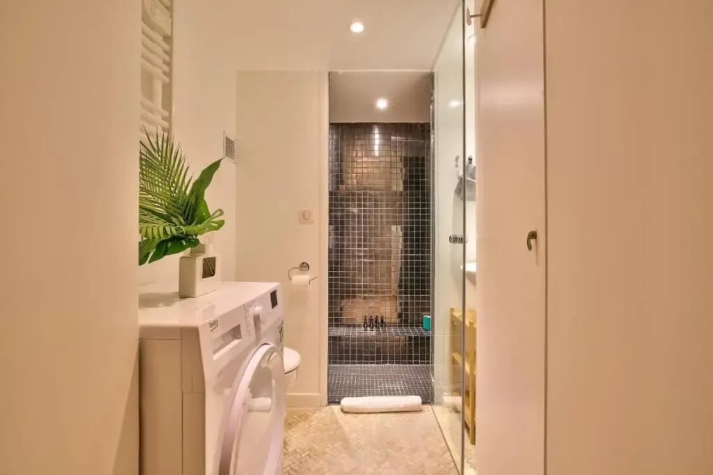 New Stunning 4 Bdrs Apt, With AC – Le Marais - photo 7