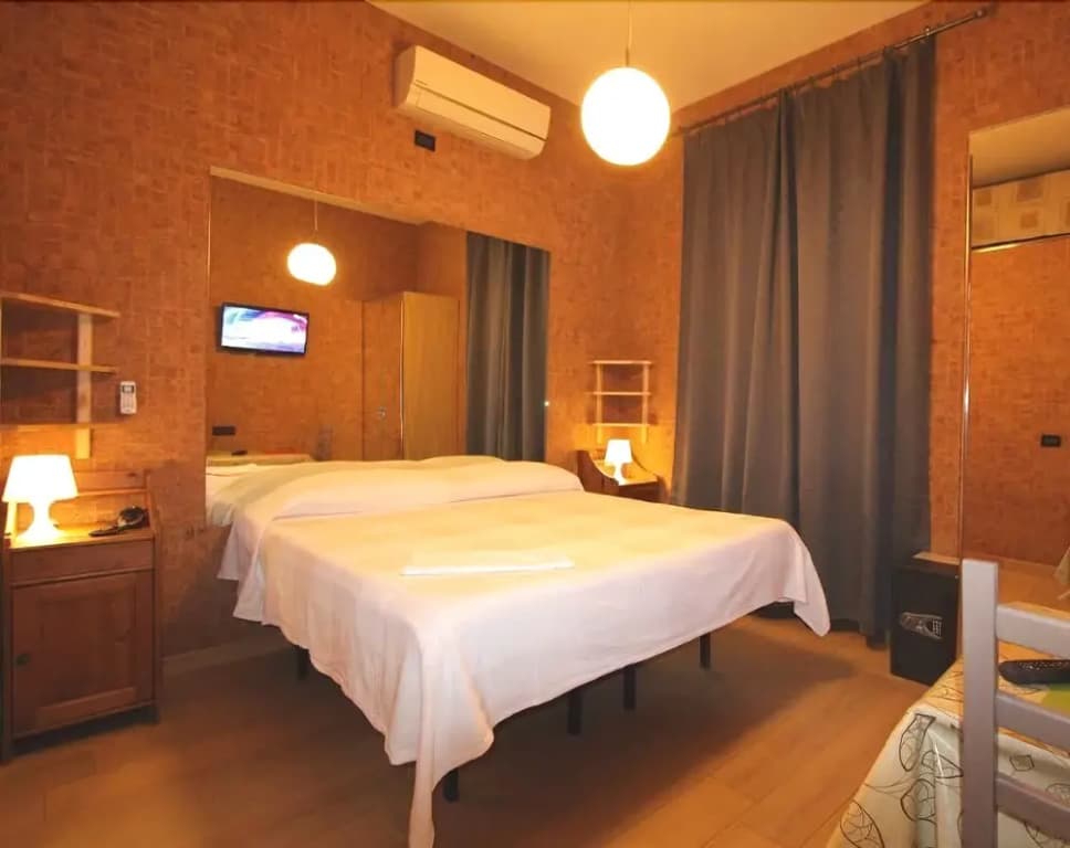 Roma Inn Hostel - photo 2
