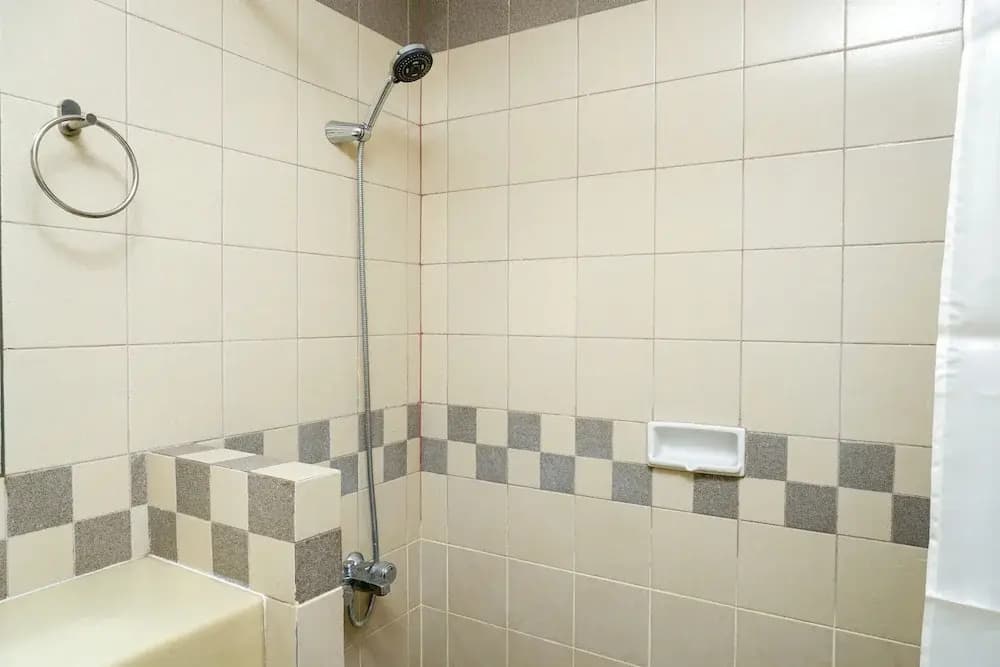 Spacious And Convenient 3br at Pangeran Jayakarta Apartment - photo 6