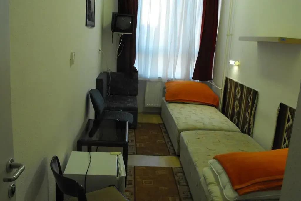 Pannonia Hostel - photo 2