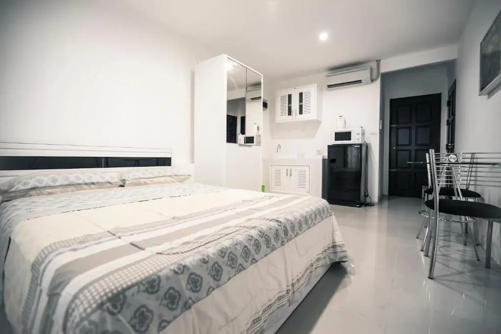 Number 4 Phuket - main photo