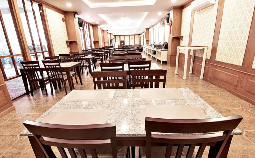 J Place Hotel - photo 19