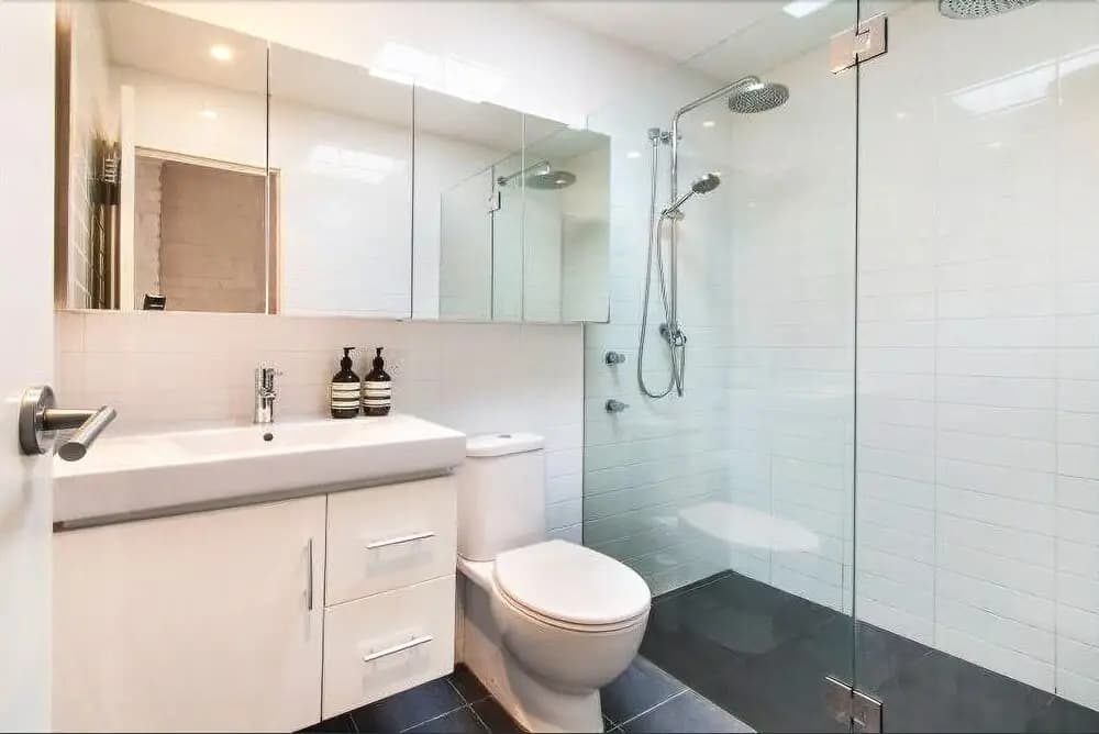 Darling Harbour Modern 2 Bedroom Terrace - photo 4