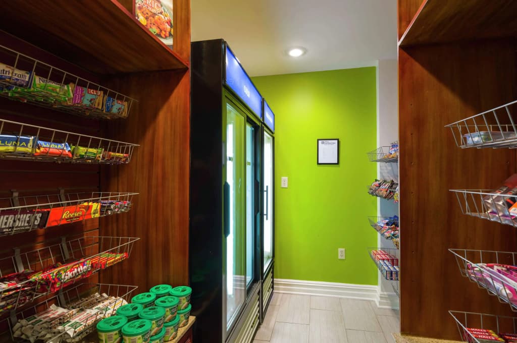 Hilton Garden Inn Queens/JFK Airport - photo 12