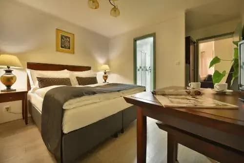 Nobles Apartments - photo 4